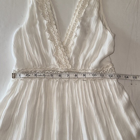 ILLA ILLA Deep V Neck Dress NWT, Size Small - Picture 5 of 12